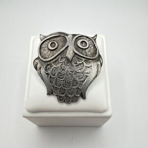 Vintage, signed Metzke, pewter(?), silver tone metal Owl brooch/pin!
